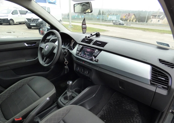 Skoda Fabia cena 29900 przebieg: 288004, rok produkcji 2018 z Tarczyn małe 631